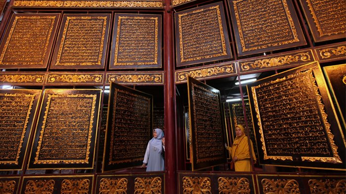 alquran terbesar di dunia raksasa