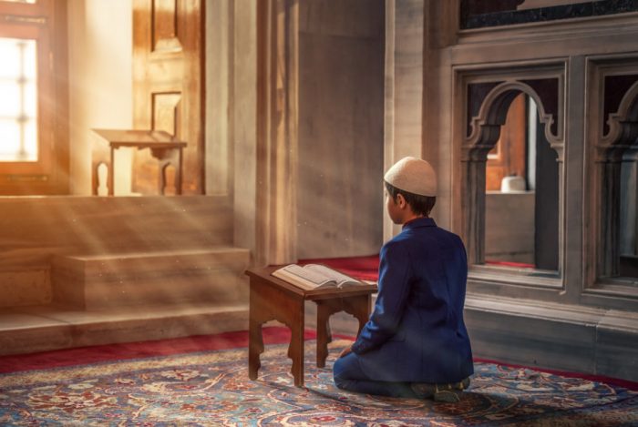 Pahala yang Berlipat saat Membaca Alquran
