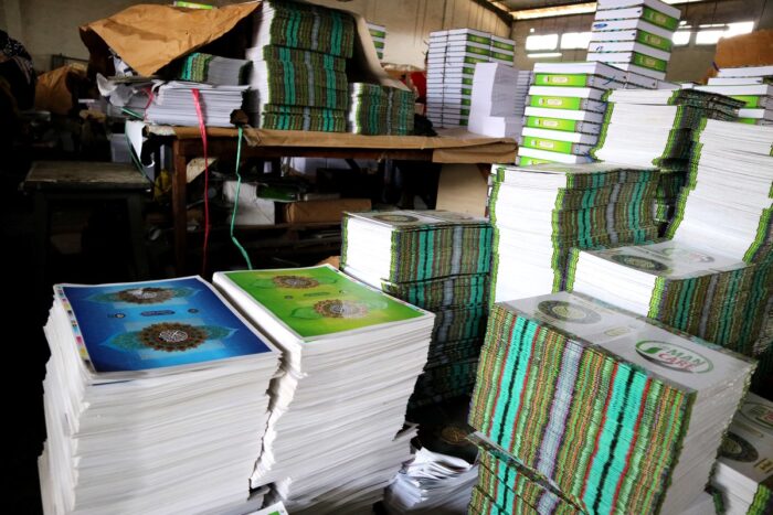distribusi wakaf alquran ke pesantren indonesia