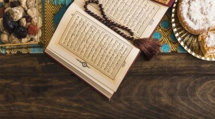 Masyarakat membaca alquran terjemahan revisi terbaru
