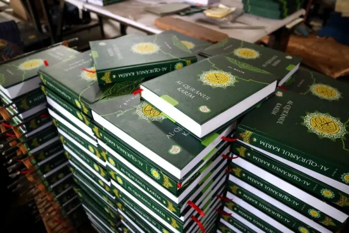 Layanan Cetak Buku Islam