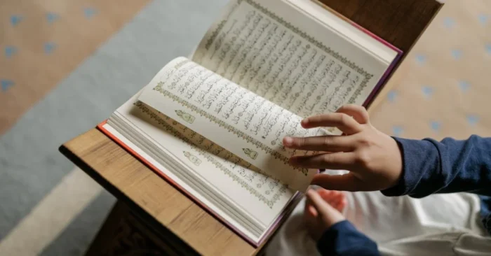 Keutamaan Sedekah Mushaf untuk Orang Tua yang Sudah Tiada