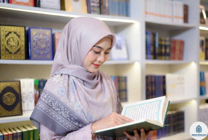 Keutamaan Membaca Al Quran Latin dan Terjemahan